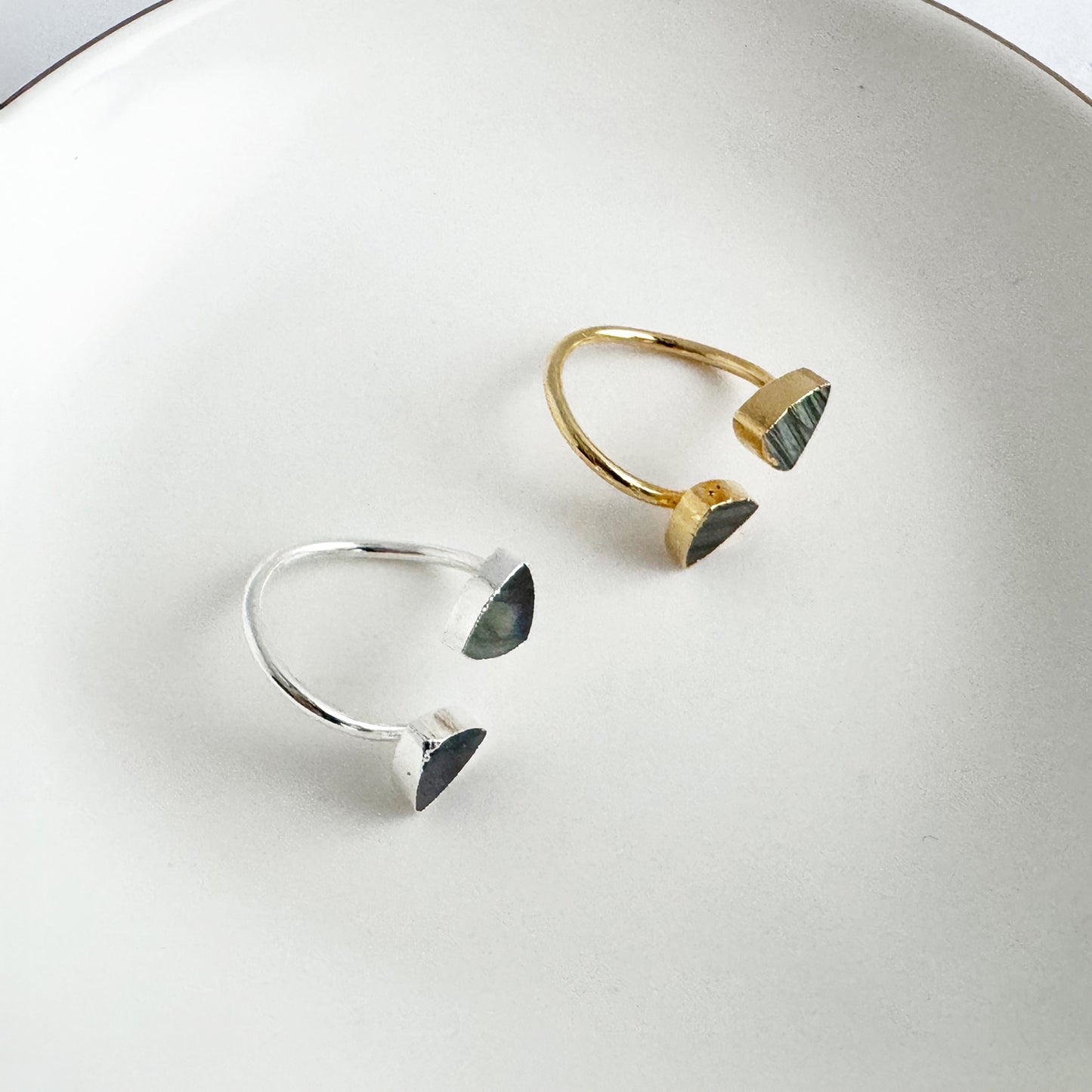 Double Triangle Stone Wrap Ring in Labradorite