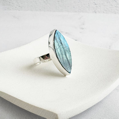 Marquise Statement Ring – Labradorite