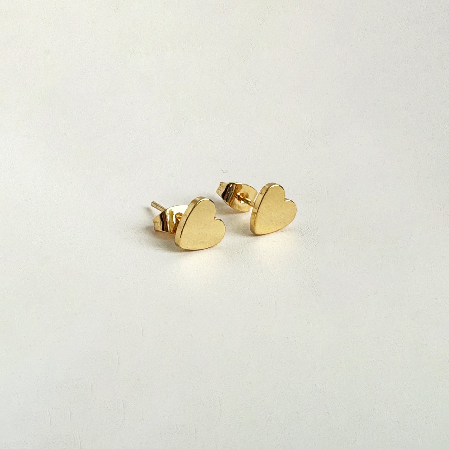 Heart Stud Earrings in 18k Gold Plating